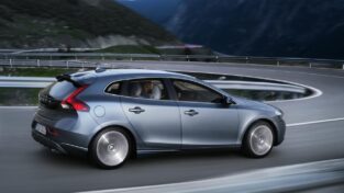 volvo v40 2