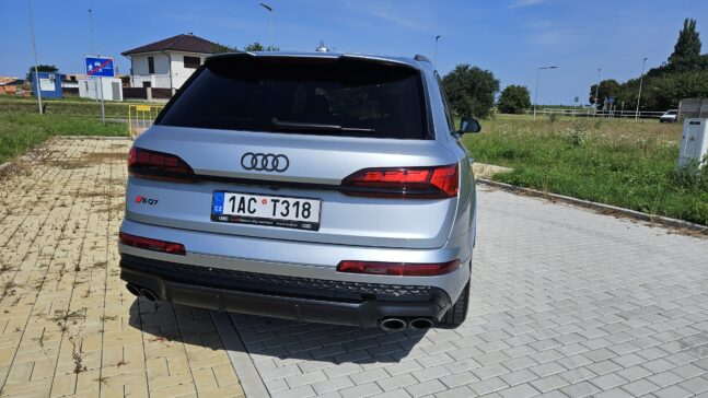 test audi SQ7