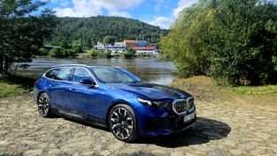 test bmw i5 touring