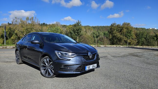 est Renault Megane GrandCoupé