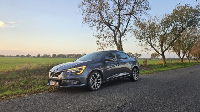 est Renault Megane GrandCoupé